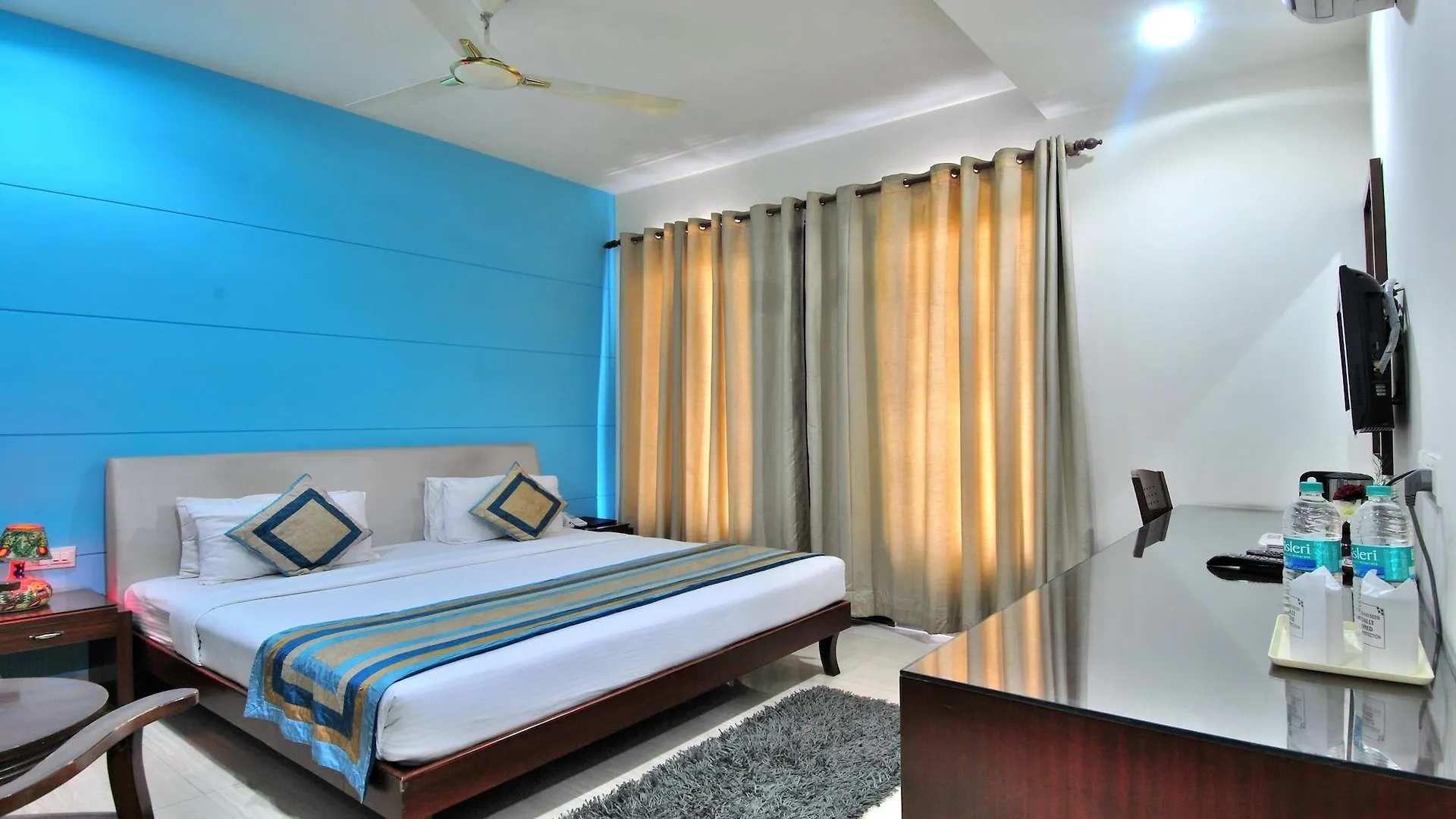 ****  Cosy Grand, Chanakyapuri By The Cosy Hotels Нью-Дели Индия