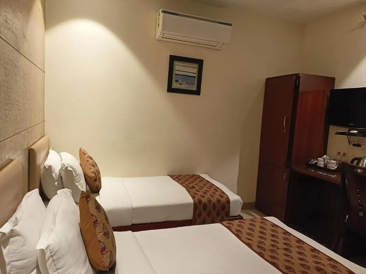 Cosy Grand, Chanakyapuri By The Cosy Hotels Нью-Дели