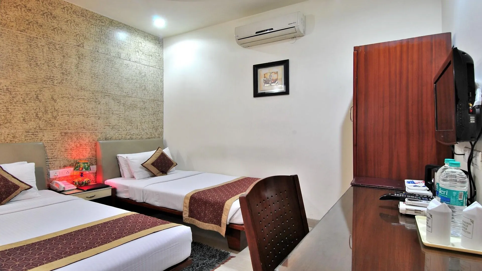 Cosy Grand, Chanakyapuri By The Cosy Hotels Нью-Дели