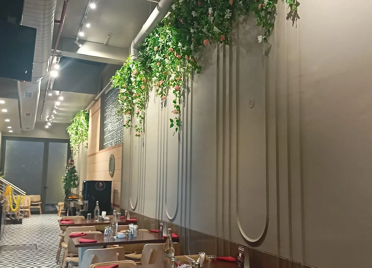 Cosy Grand, Chanakyapuri By The Cosy Hotels Нью-Дели