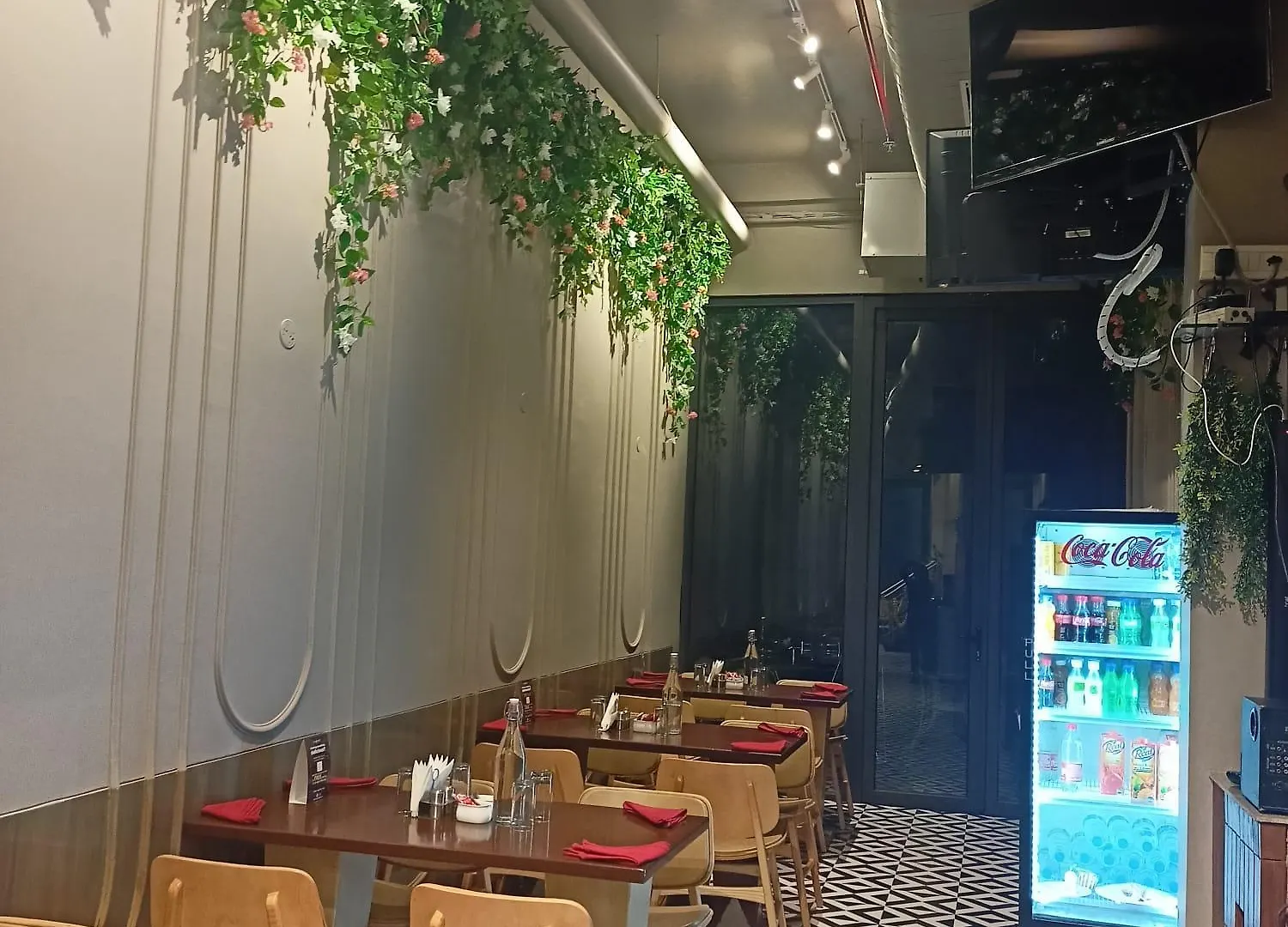 Cosy Grand, Chanakyapuri By The Cosy Hotels Нью-Дели 4*,