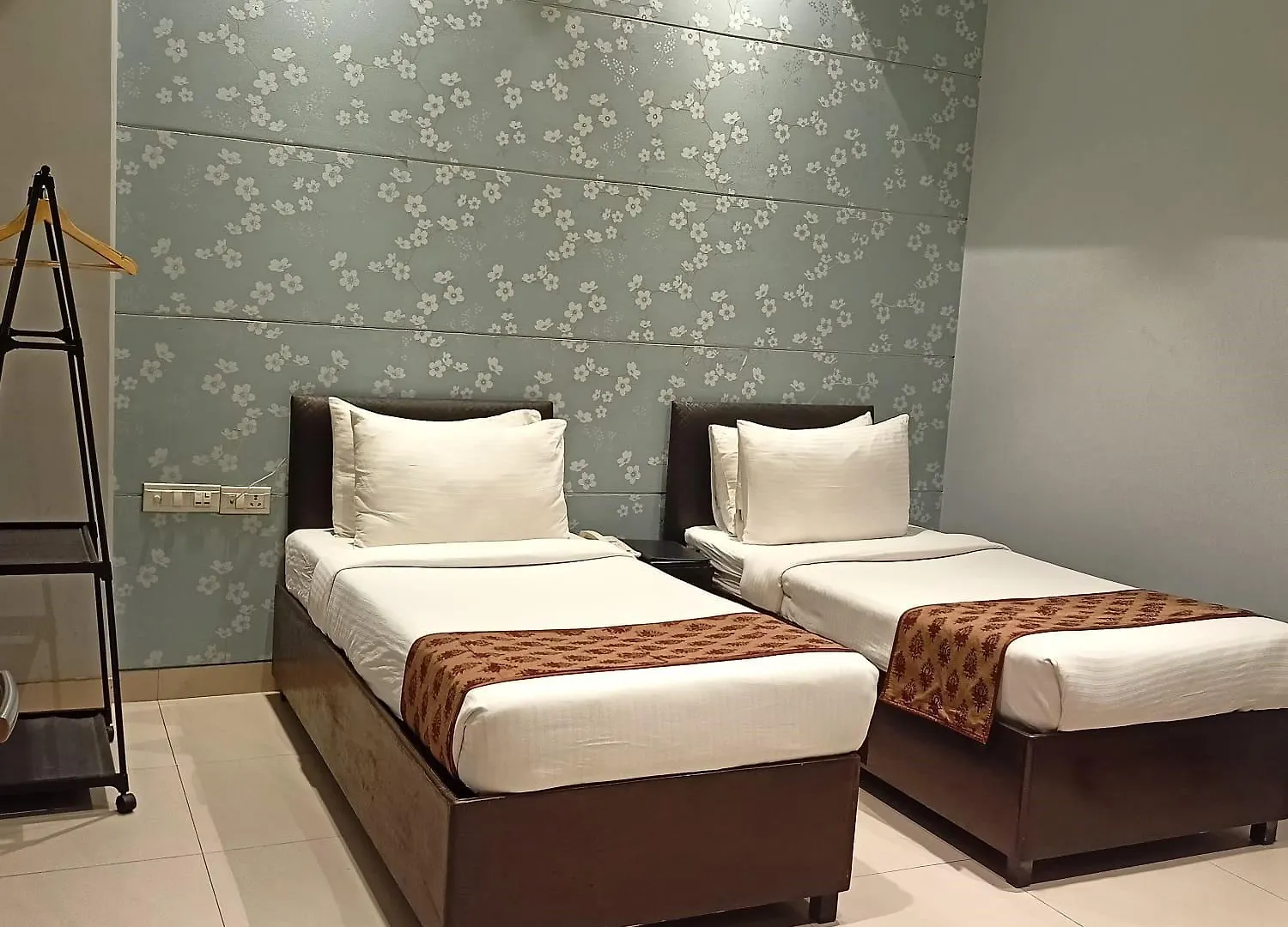 Cosy Grand, Chanakyapuri By The Cosy Hotels Нью-Дели