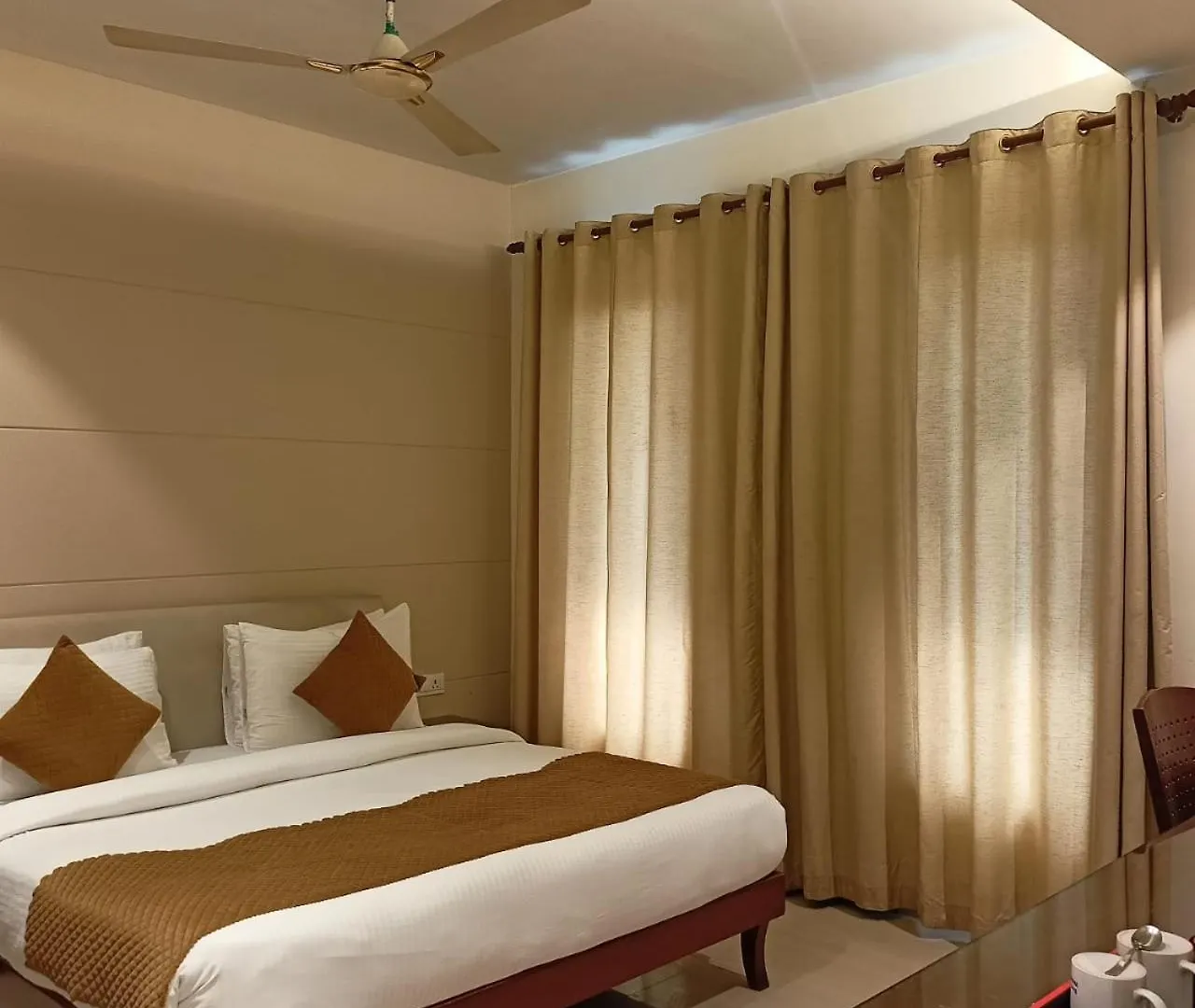 Cosy Grand, Chanakyapuri By The Cosy Hotels Нью-Дели 4*,