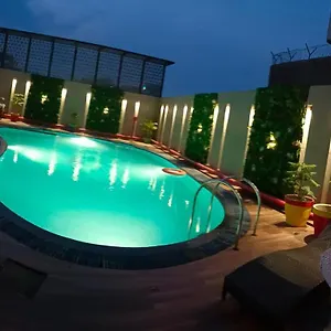 https://raj-mahal.agrahotelsindia.net