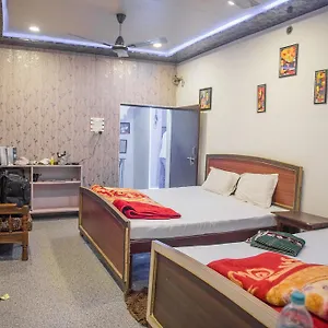 https://kanha-paying-guest-house.hotels-varanasi.com