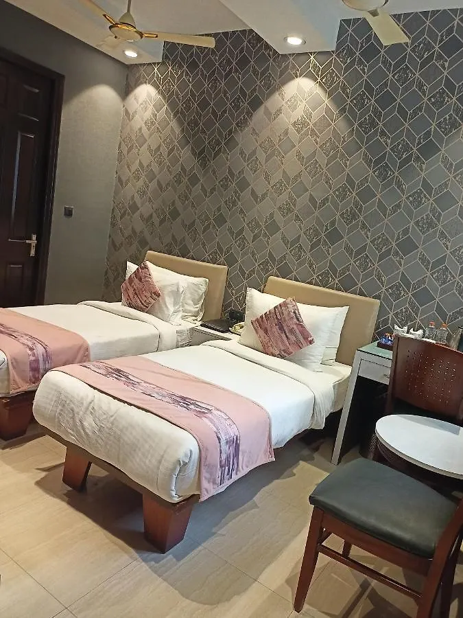 Cosy Grand, Chanakyapuri By The Cosy Hotels New Delhi 4*,  India