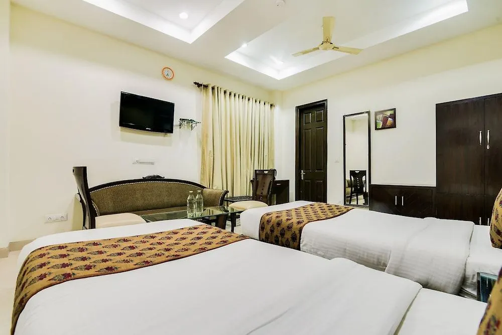 Cosy Grand, Chanakyapuri By The Cosy Hotels New Delhi 4*,