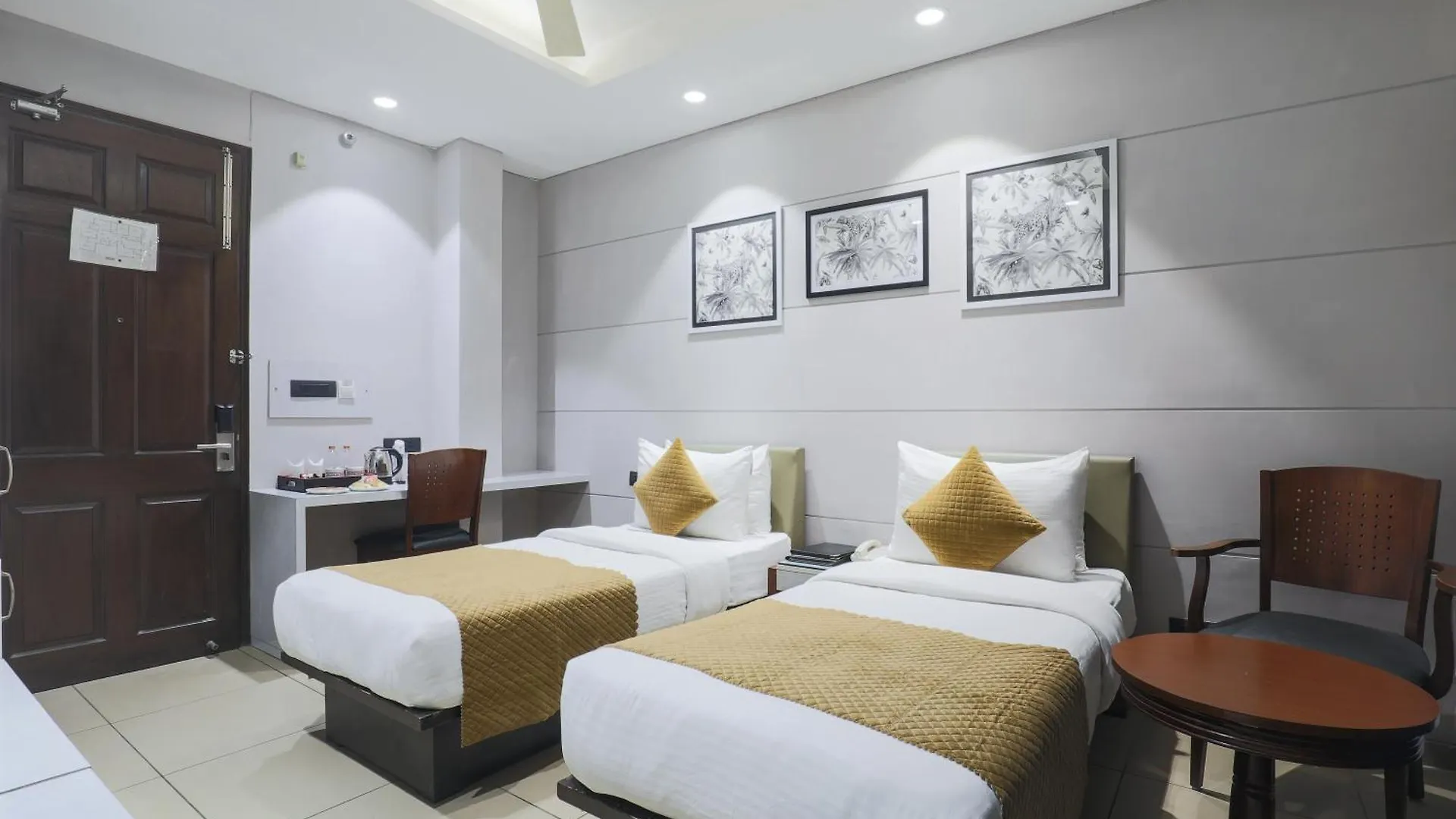 Cosy Grand, Chanakyapuri By The Cosy Hotels New Delhi 4*,  India
